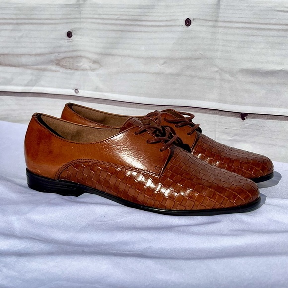 NEW Trotters Lizzie Oxford Flats - Picture 1 of 10